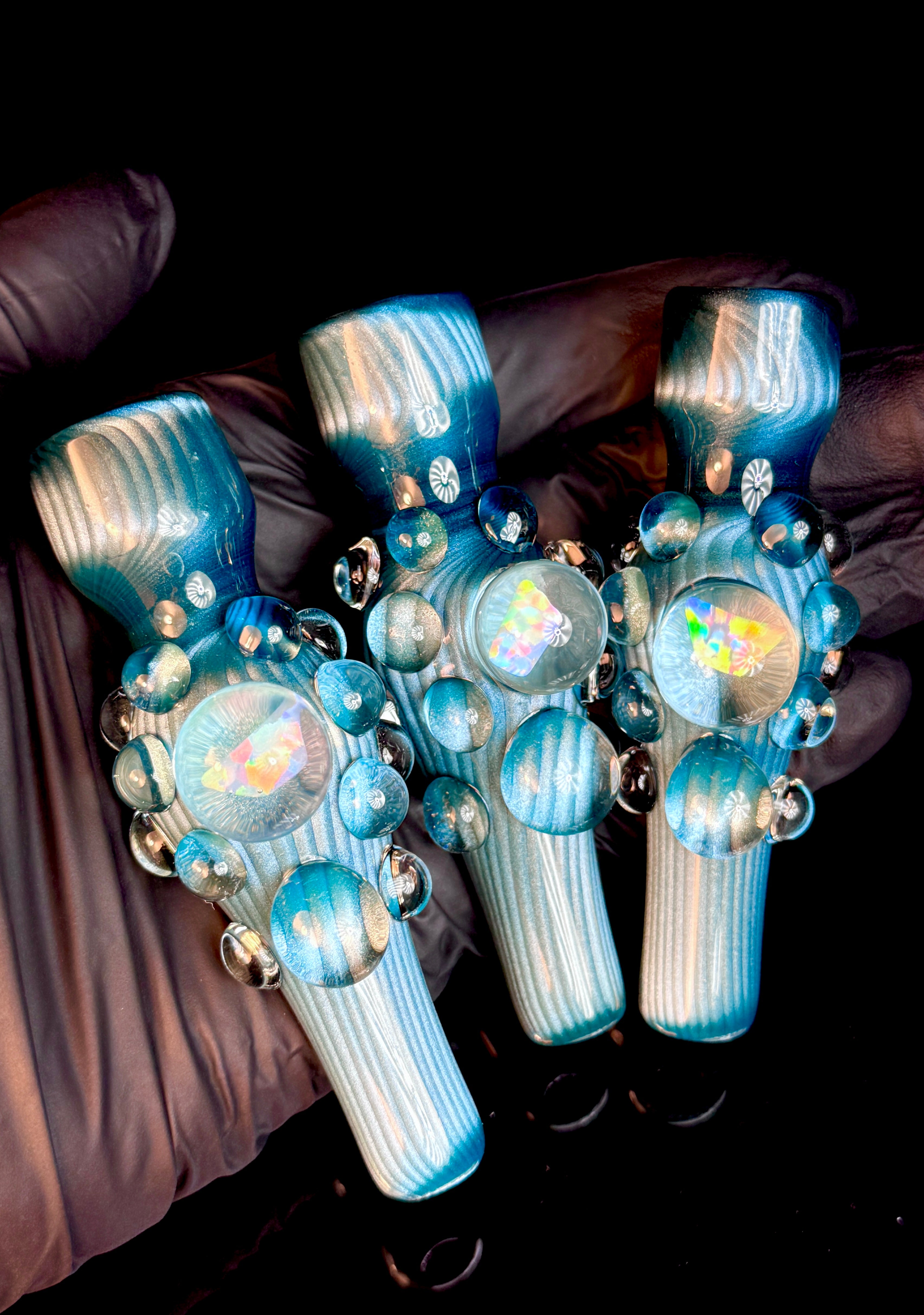 Neptunian opal chillum