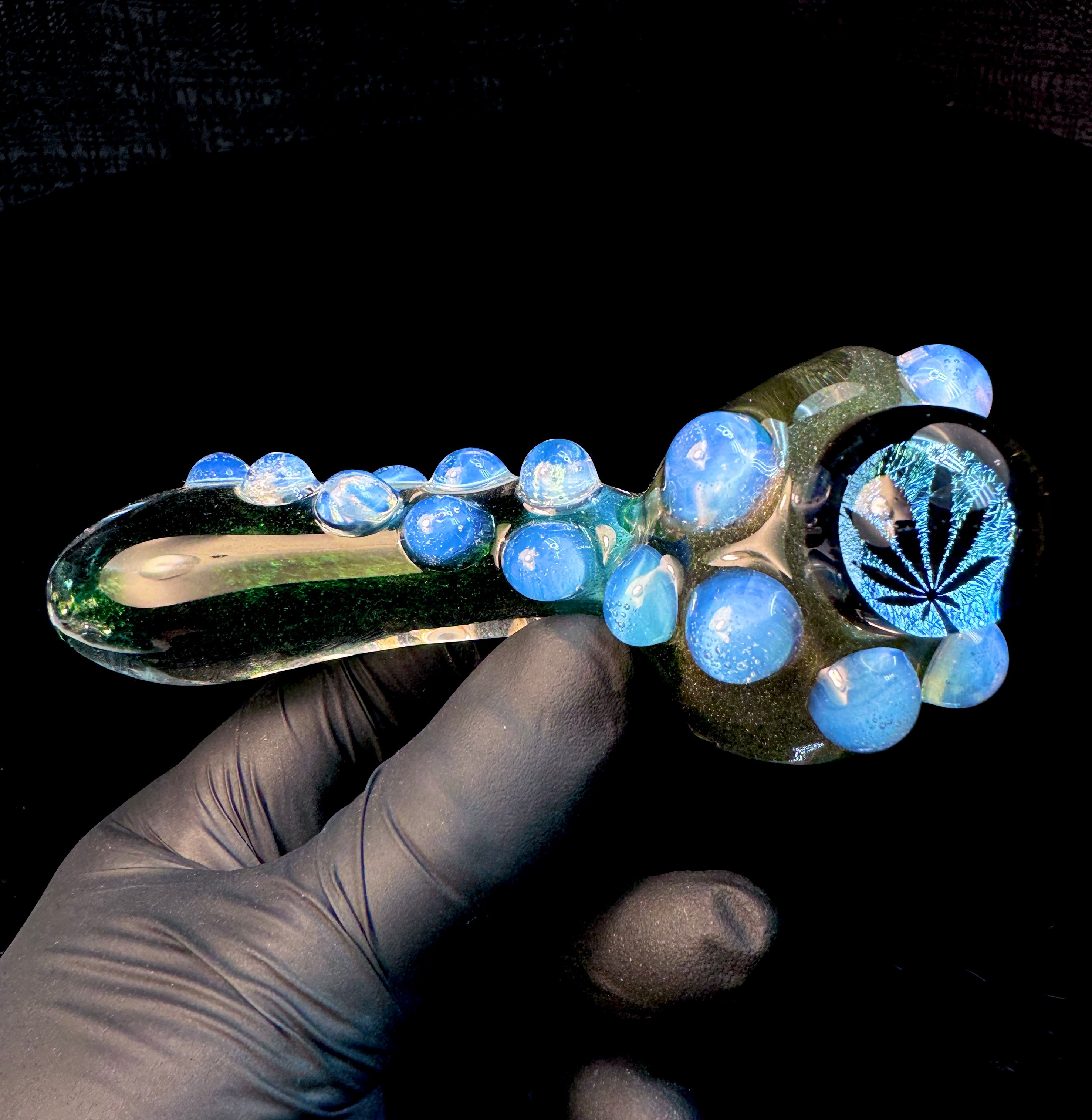 Dichroic weed pipe