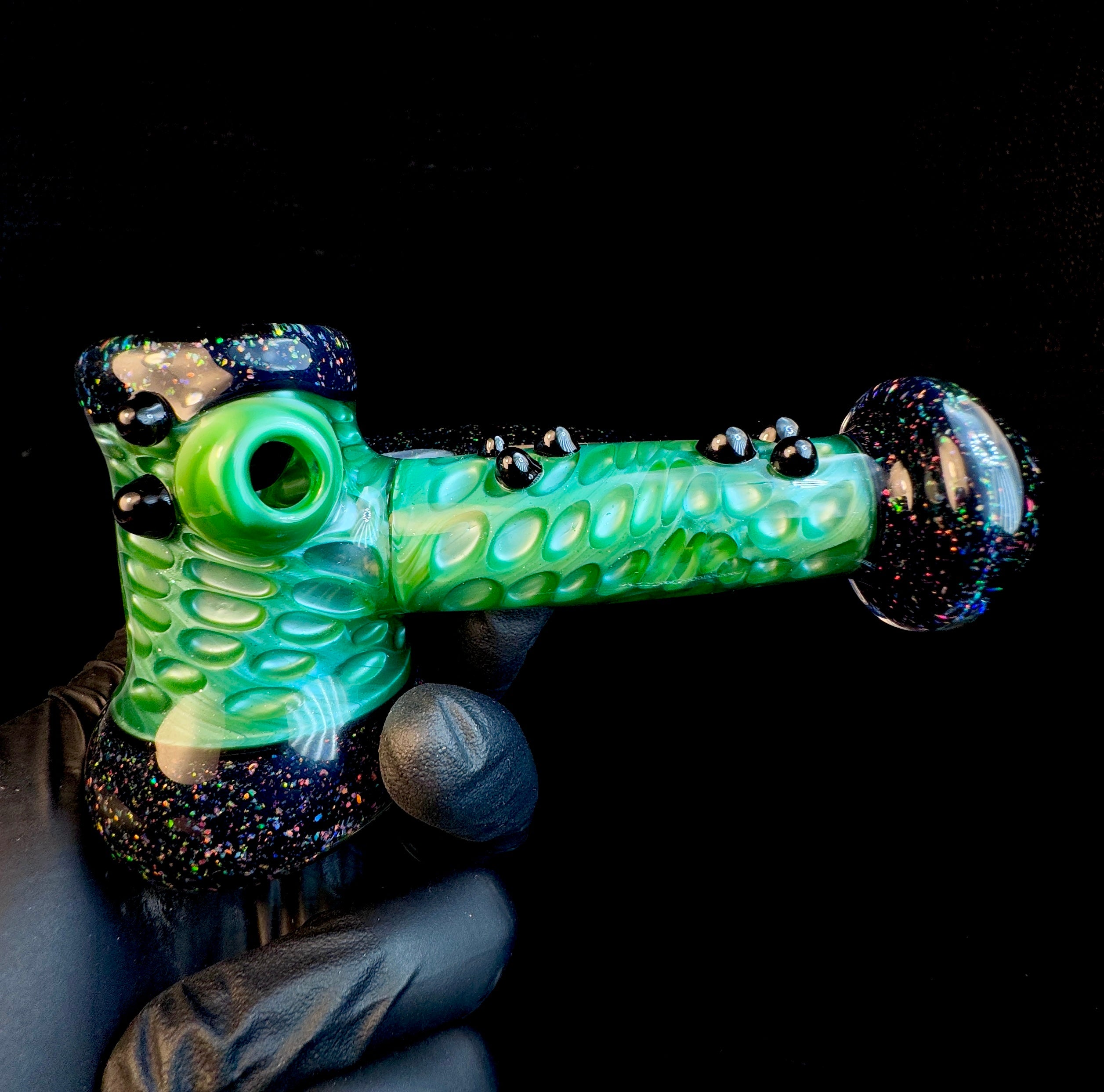 Horned and honeycombed Opal hammer