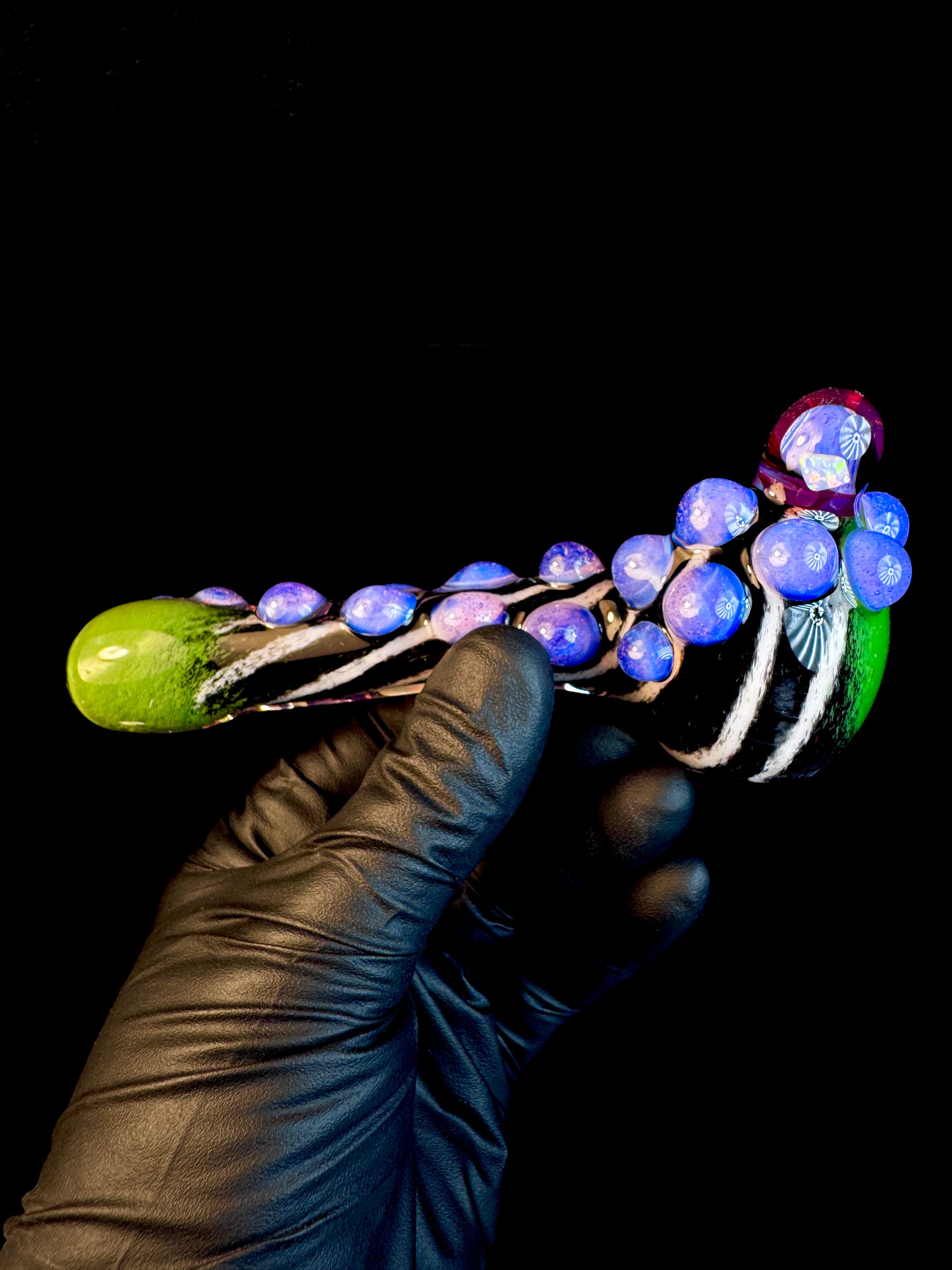 Jade x black and white striped opal pipe