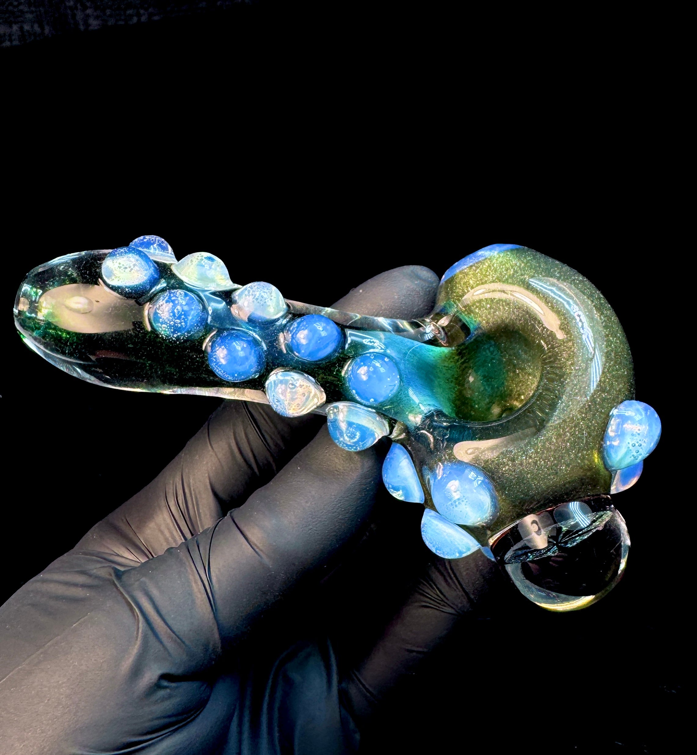 Dichroic weed pipe