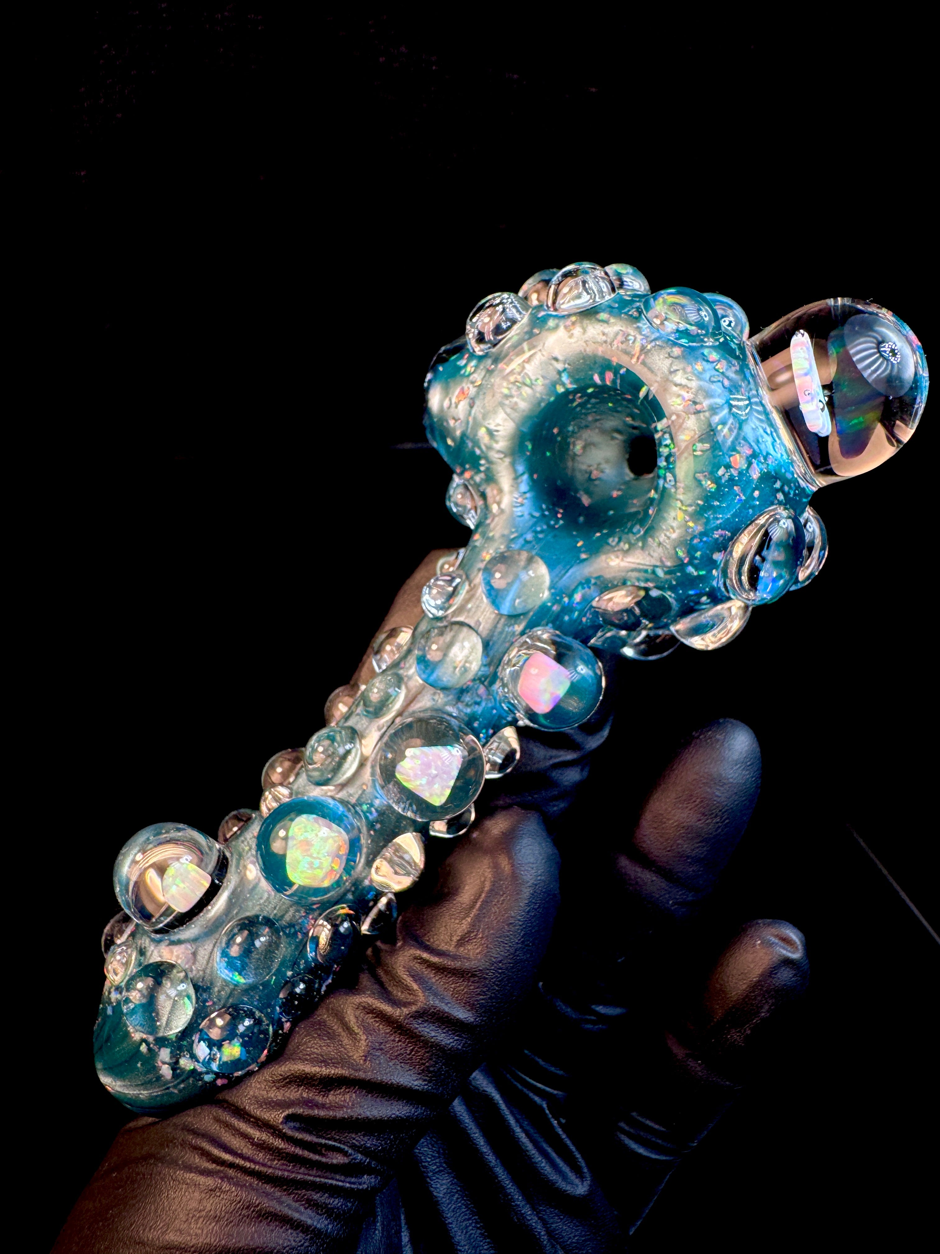 Neptunian cropal opal pipe