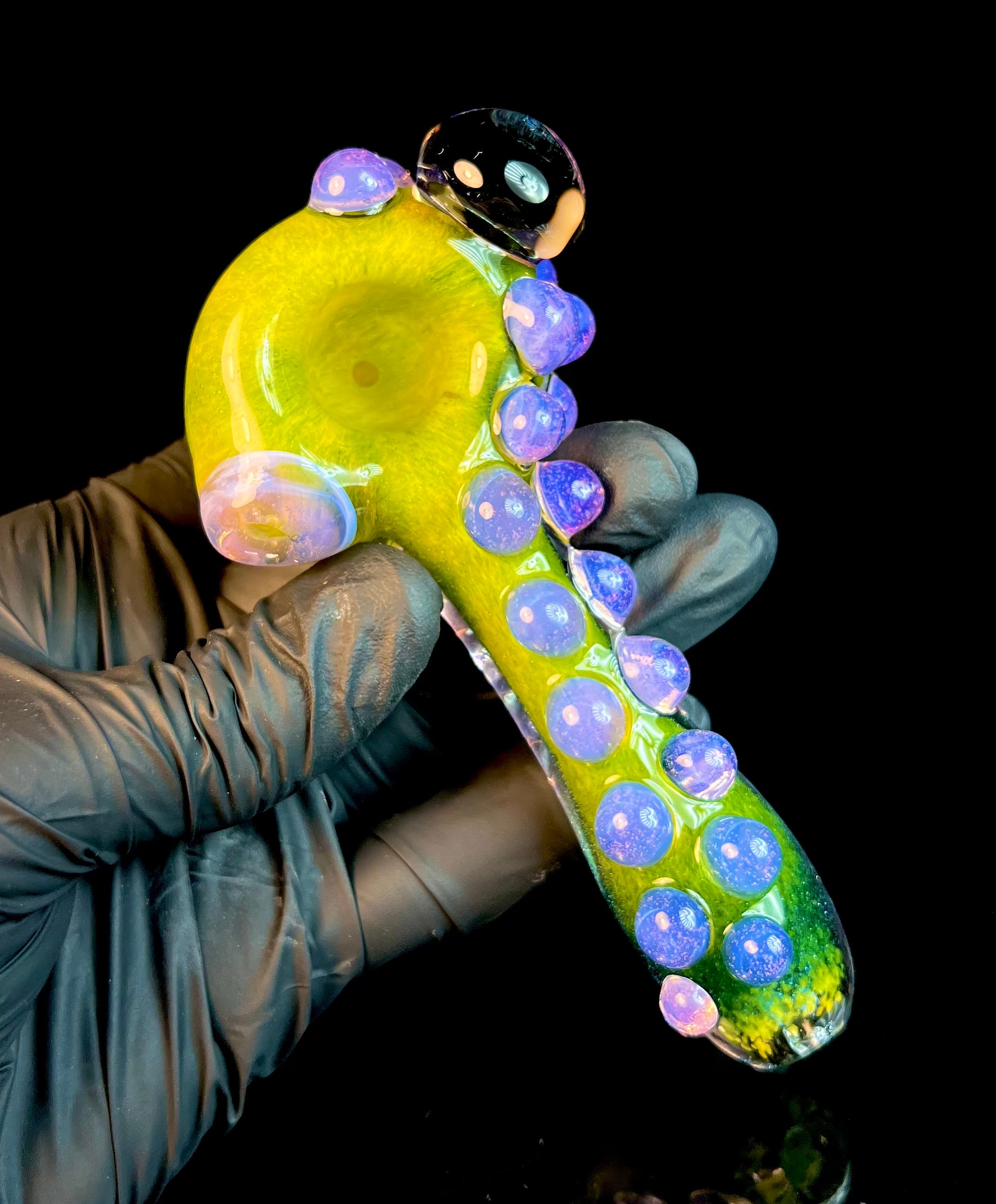 Dichroic butterfly pipe