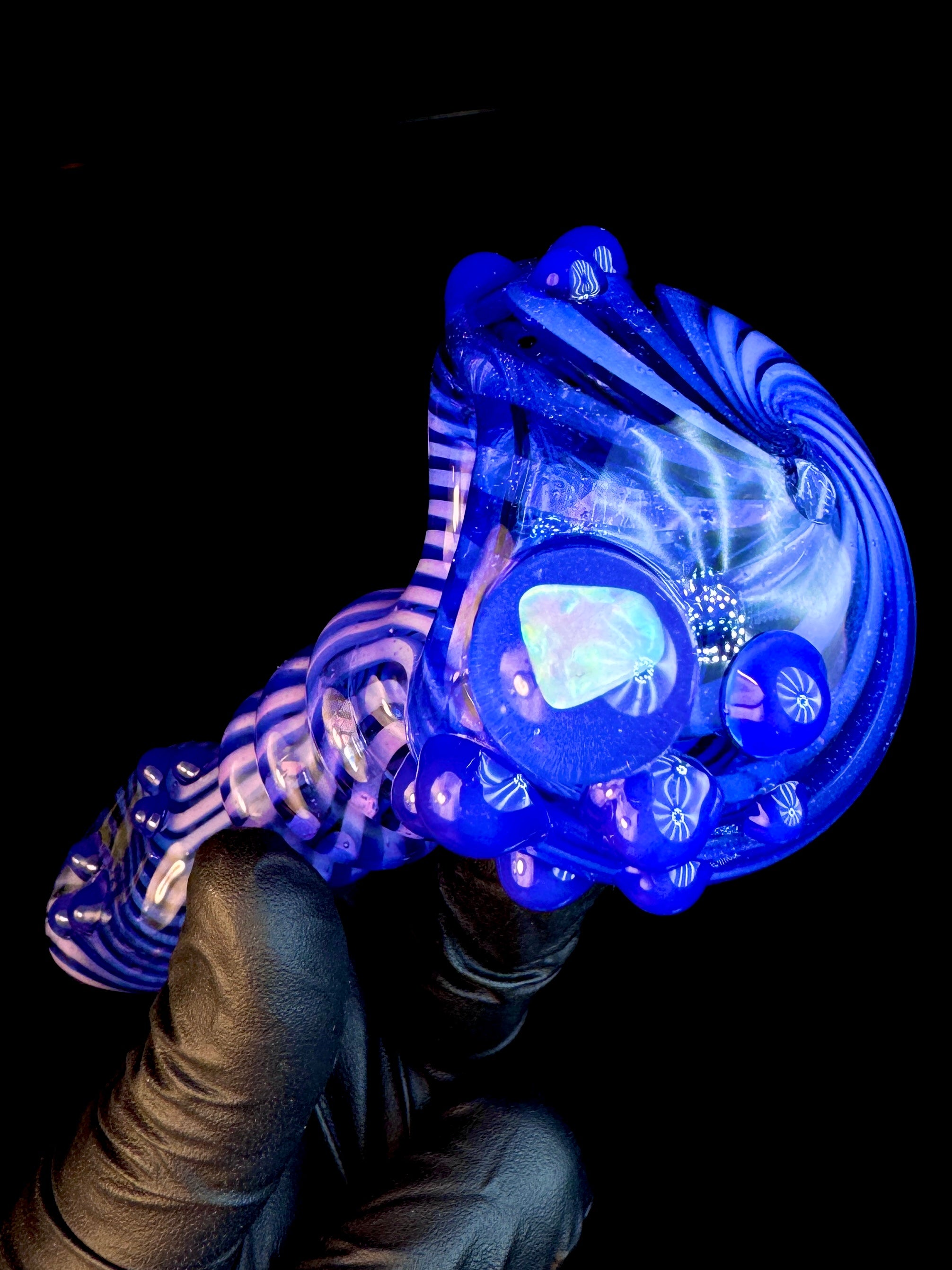 Twisted opal pipe
