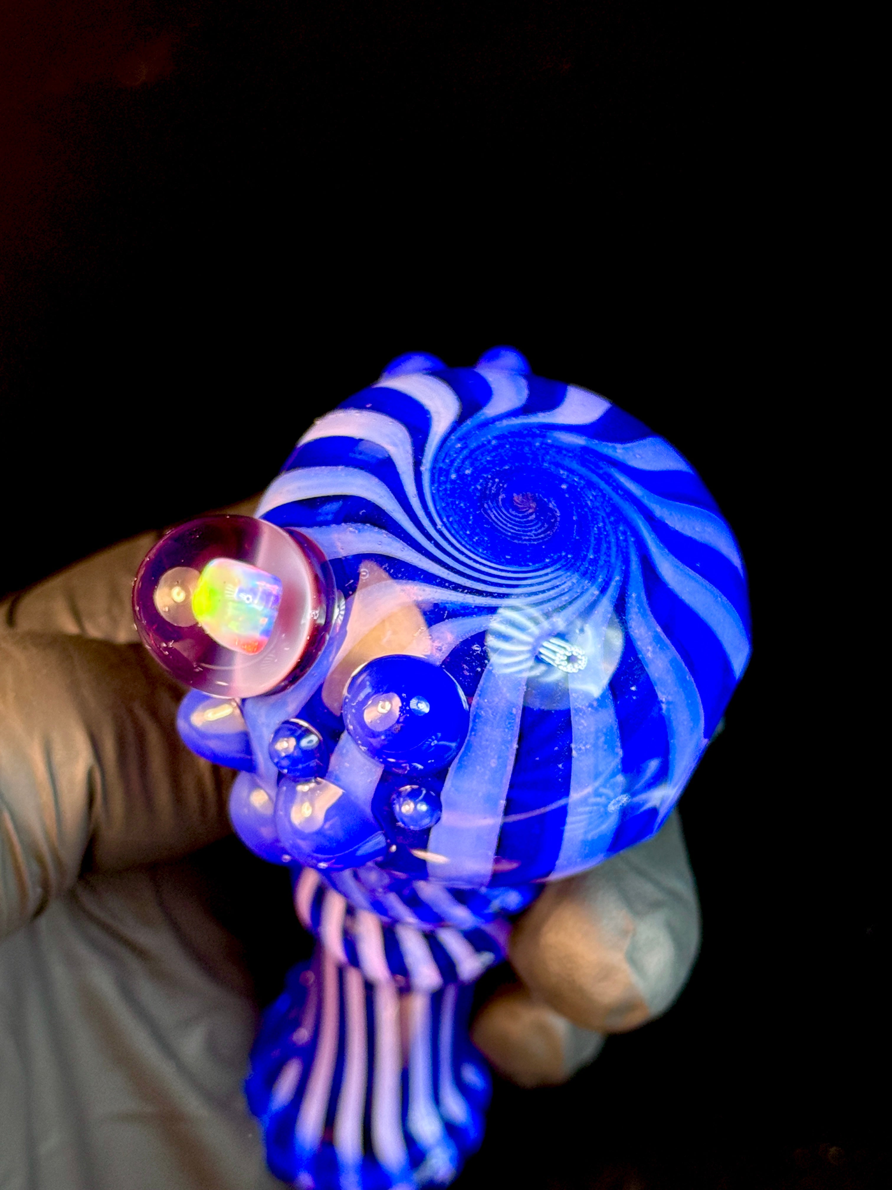 Twisted opal pipe