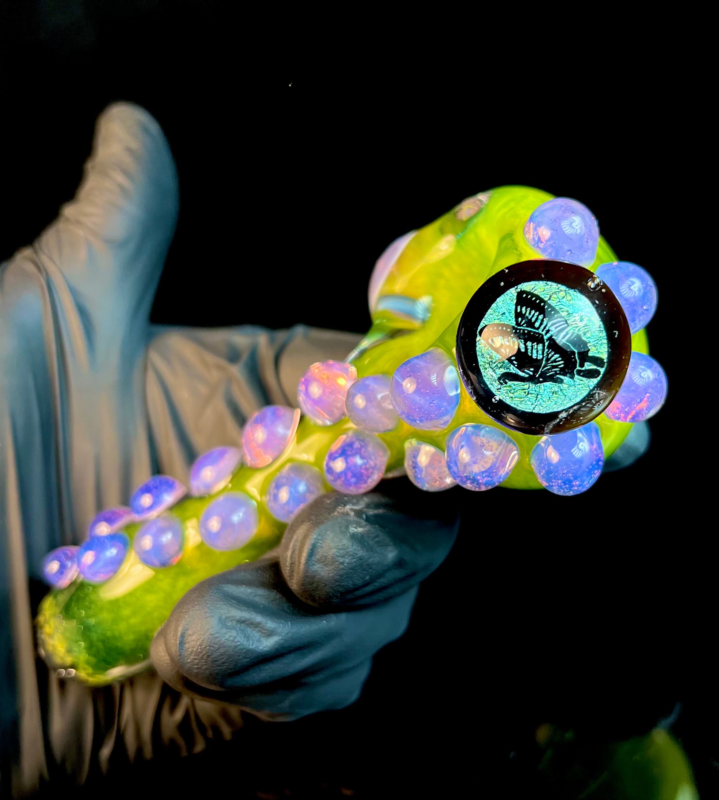 Dichroic butterfly pipe