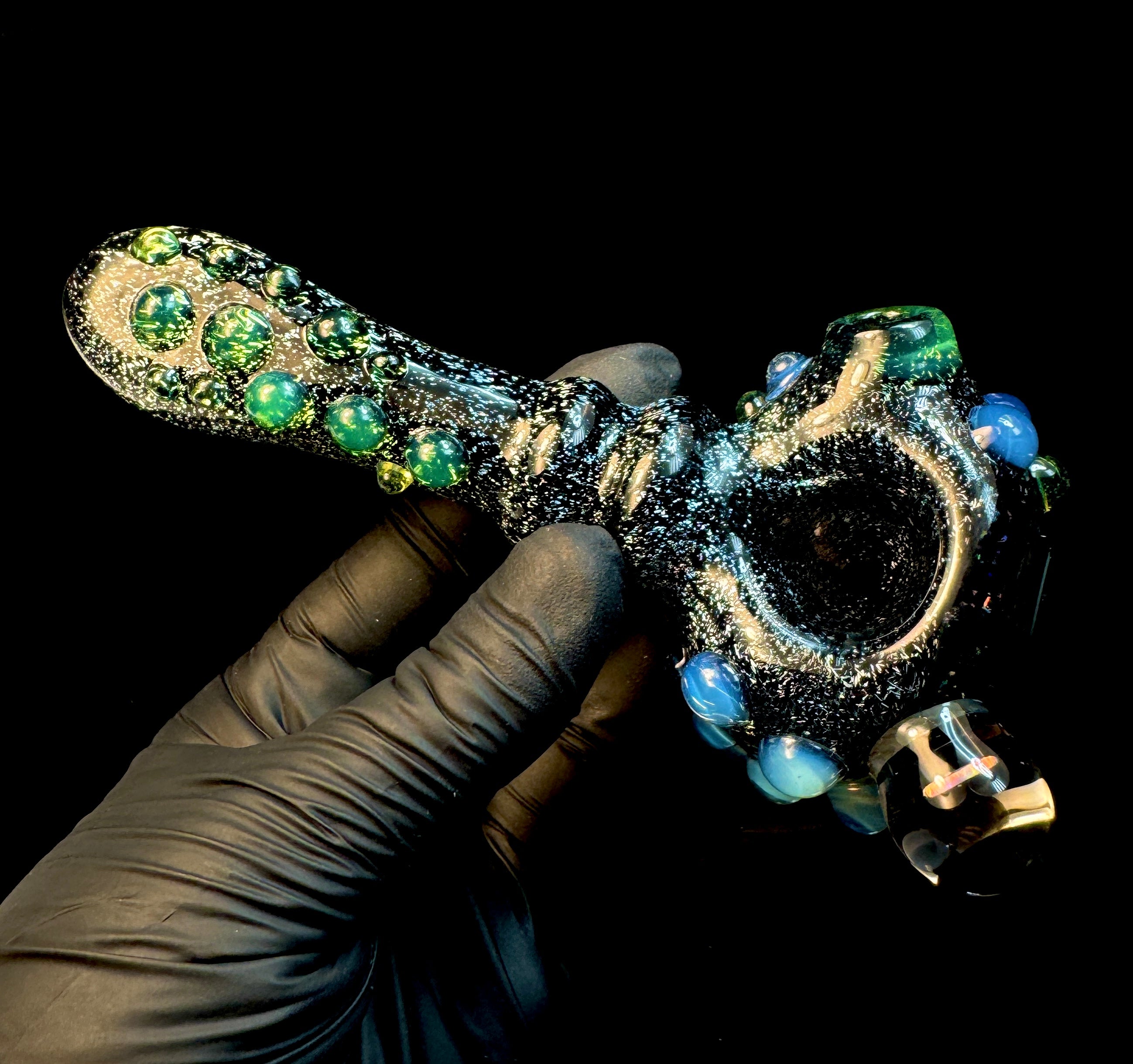 Dichroic gold wigwag opal pipe