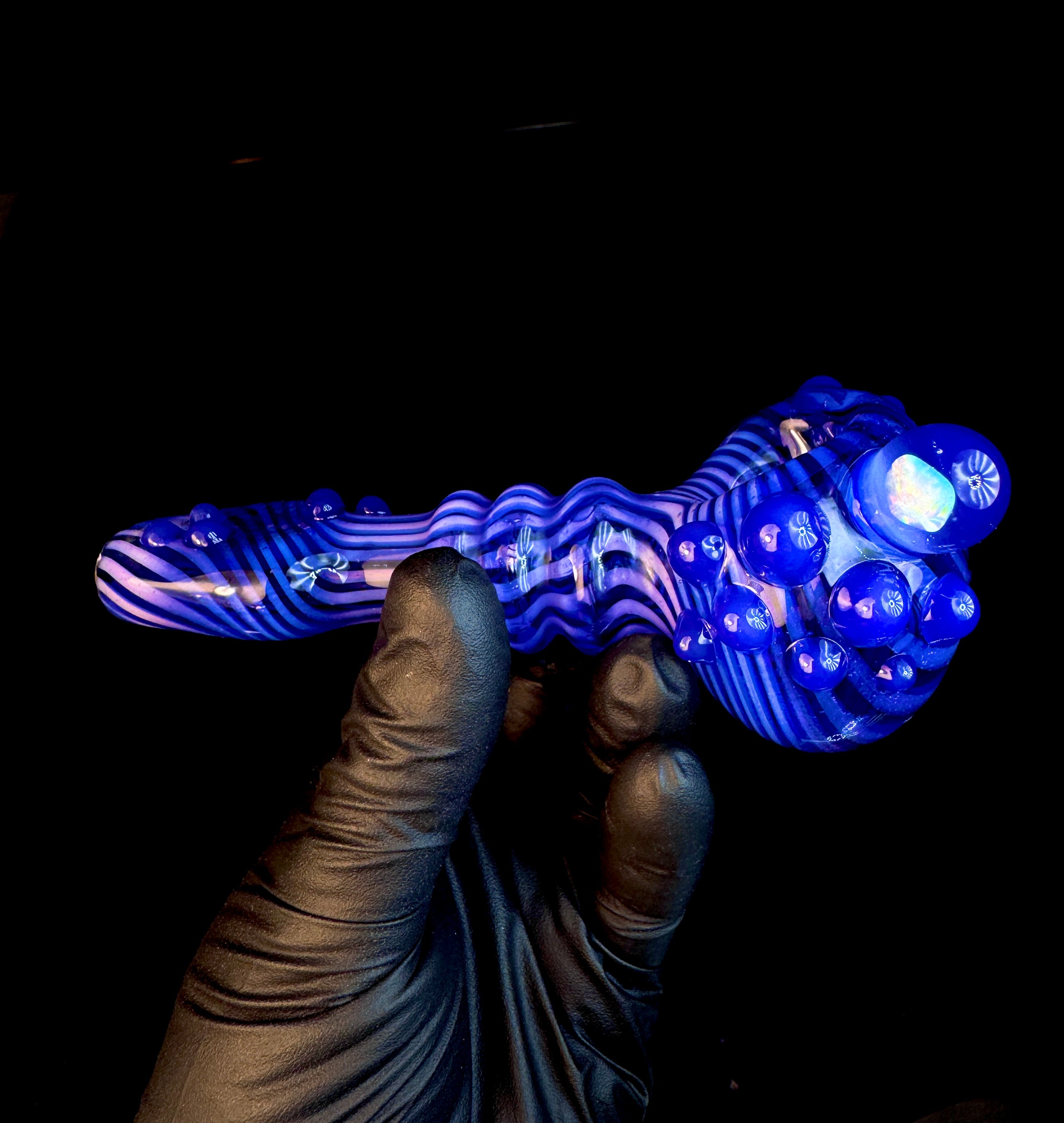 Twisted opal pipe
