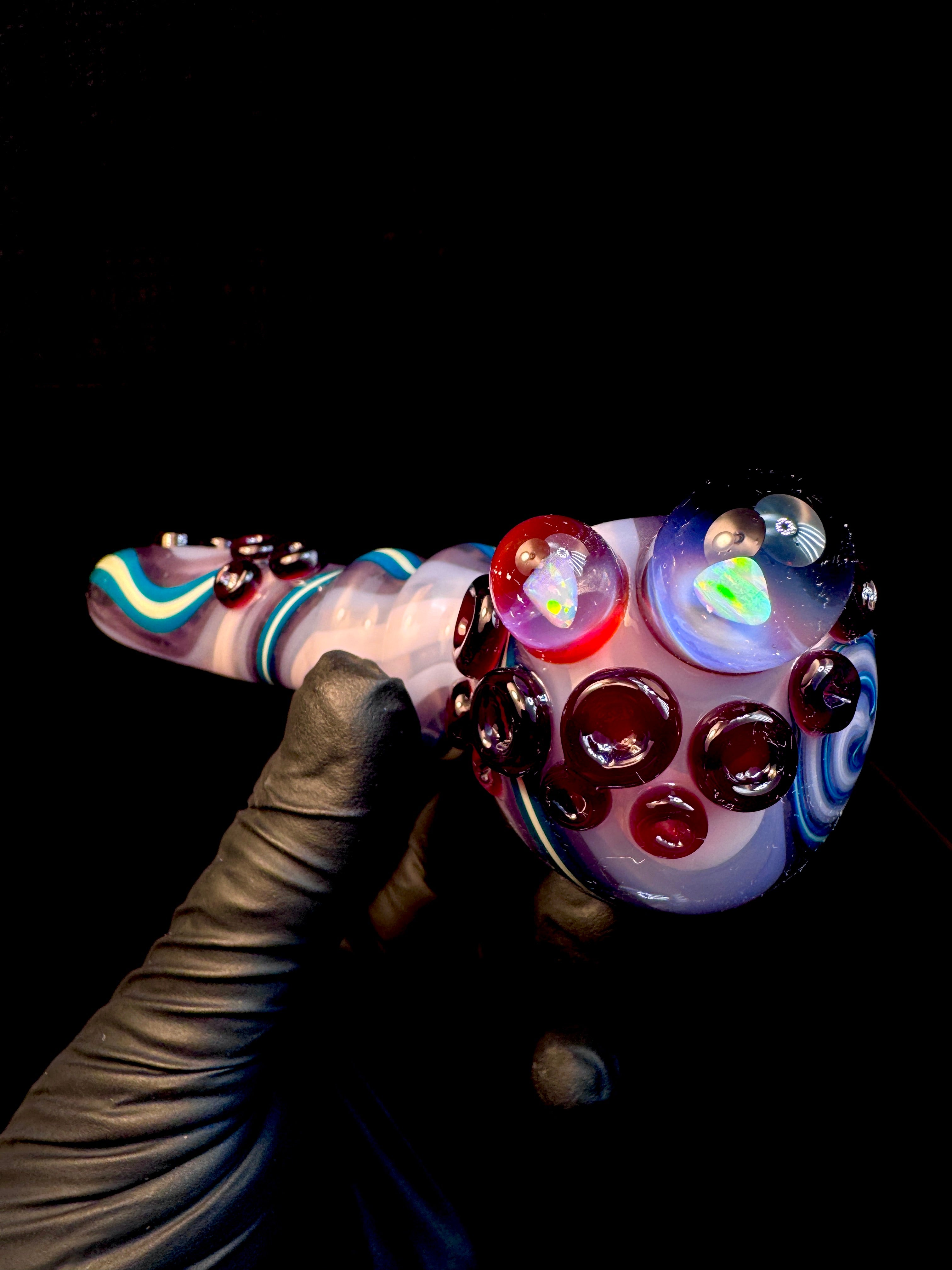 Twisted opal pipe