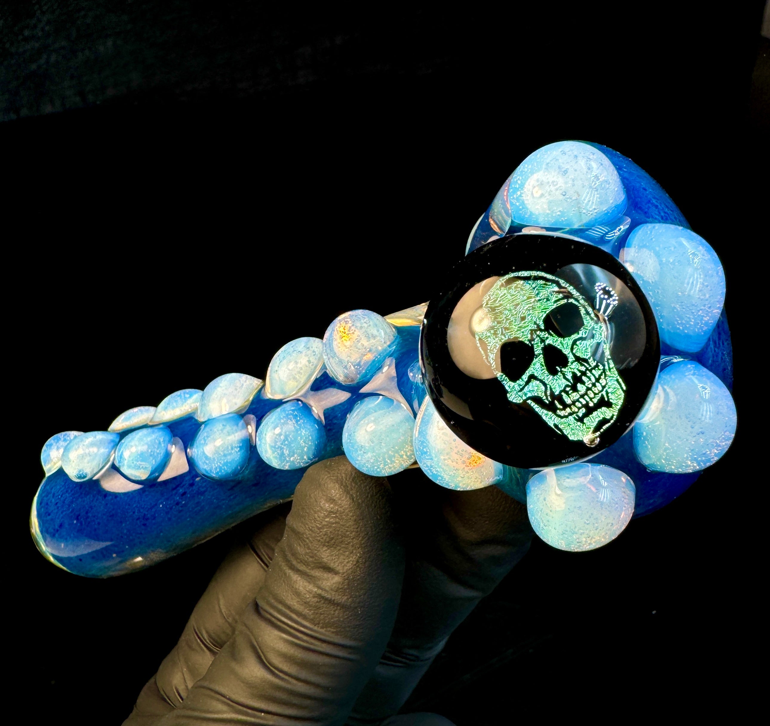 Dichroic skull pipe