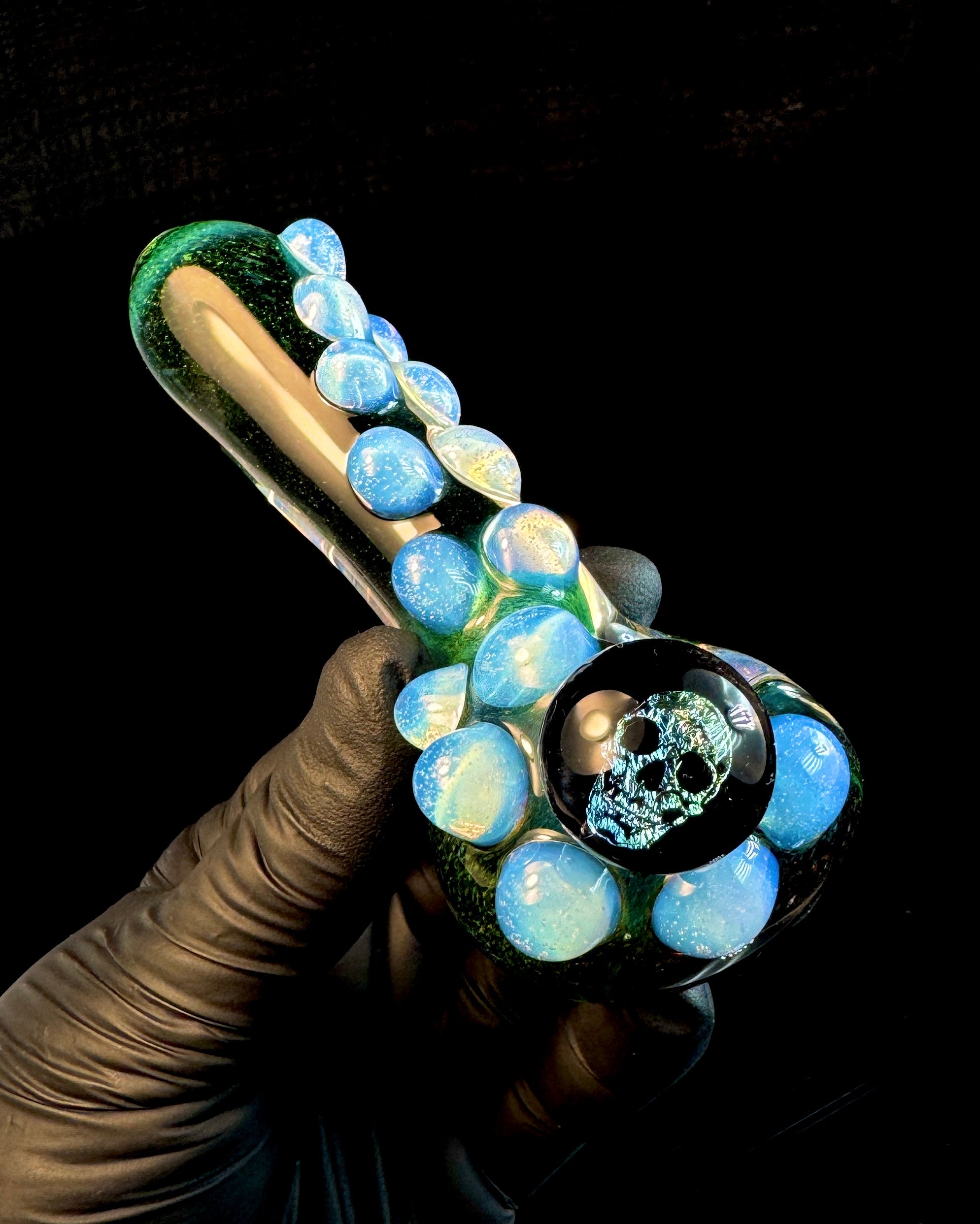 Dichroic skull pipe