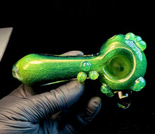 Load image into Gallery viewer, Green stardust opal pipe

