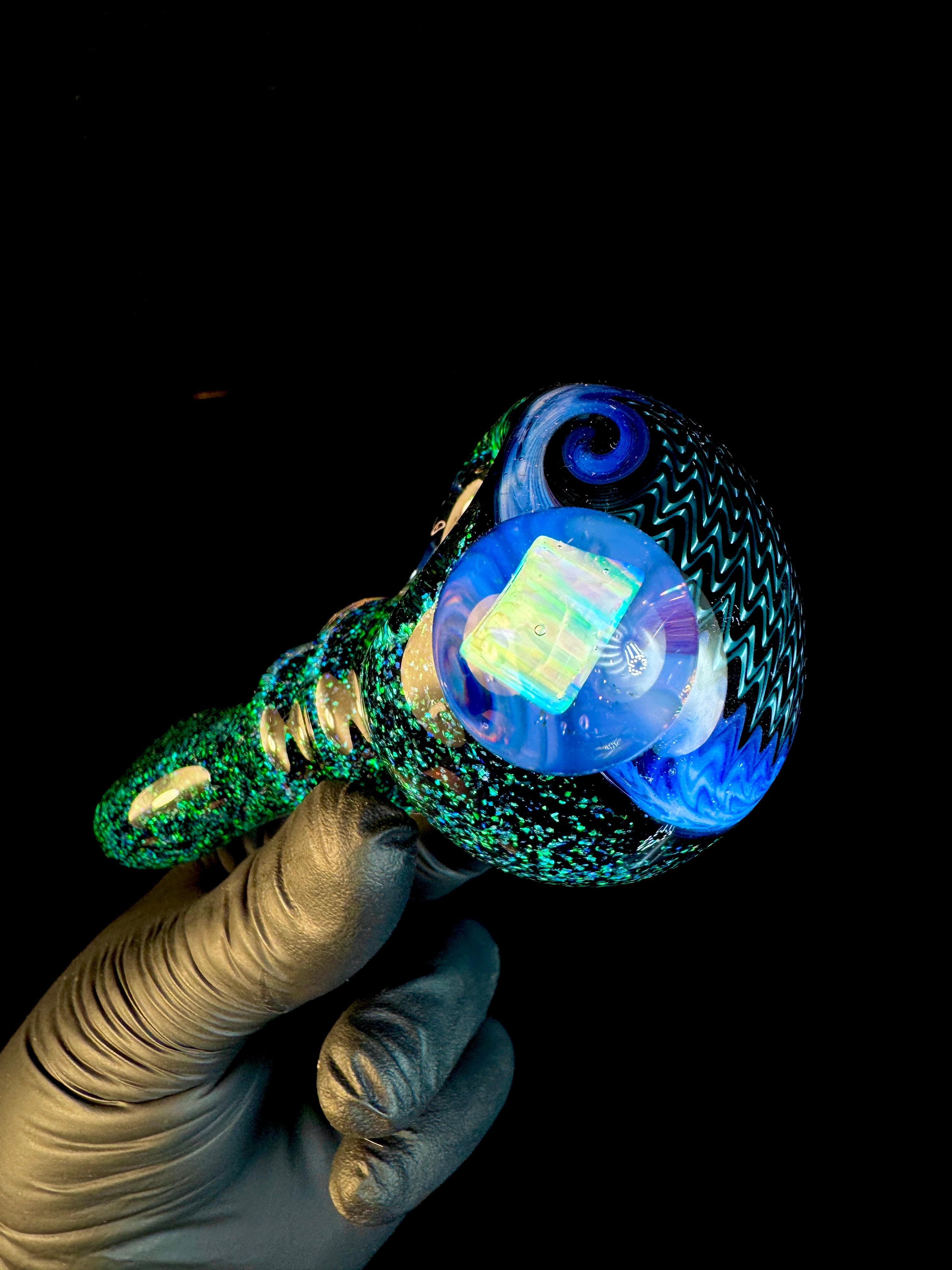 Wigwag cap opal spoon