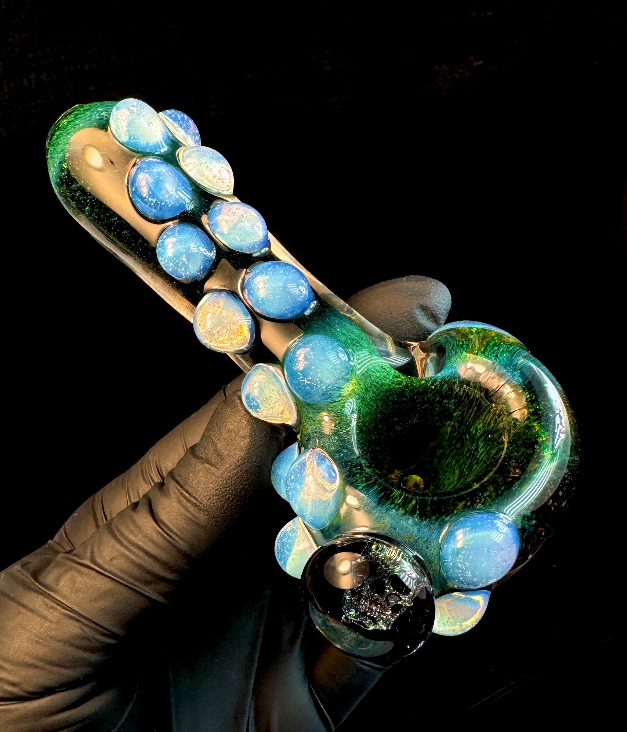 Dichroic skull pipe