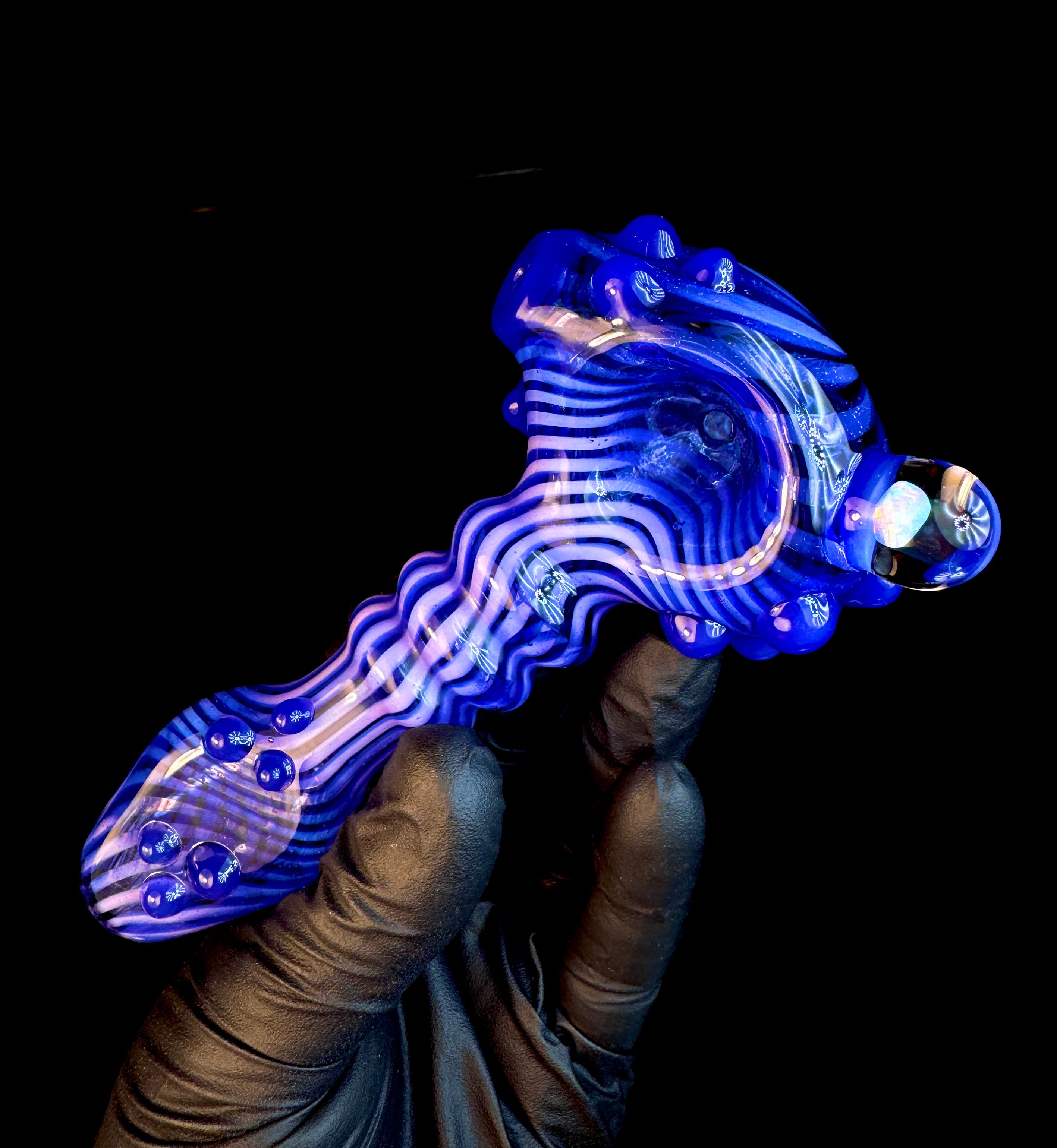 Twisted opal pipe