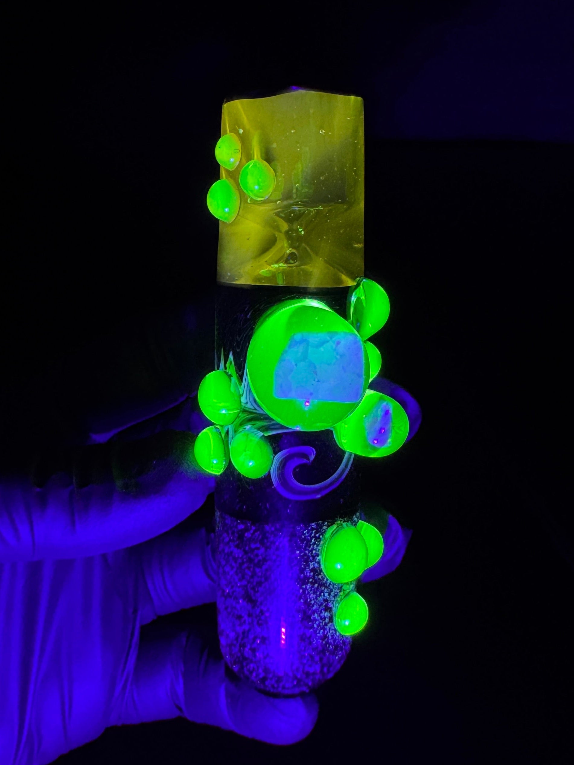 Black Light wigwag opal chillum