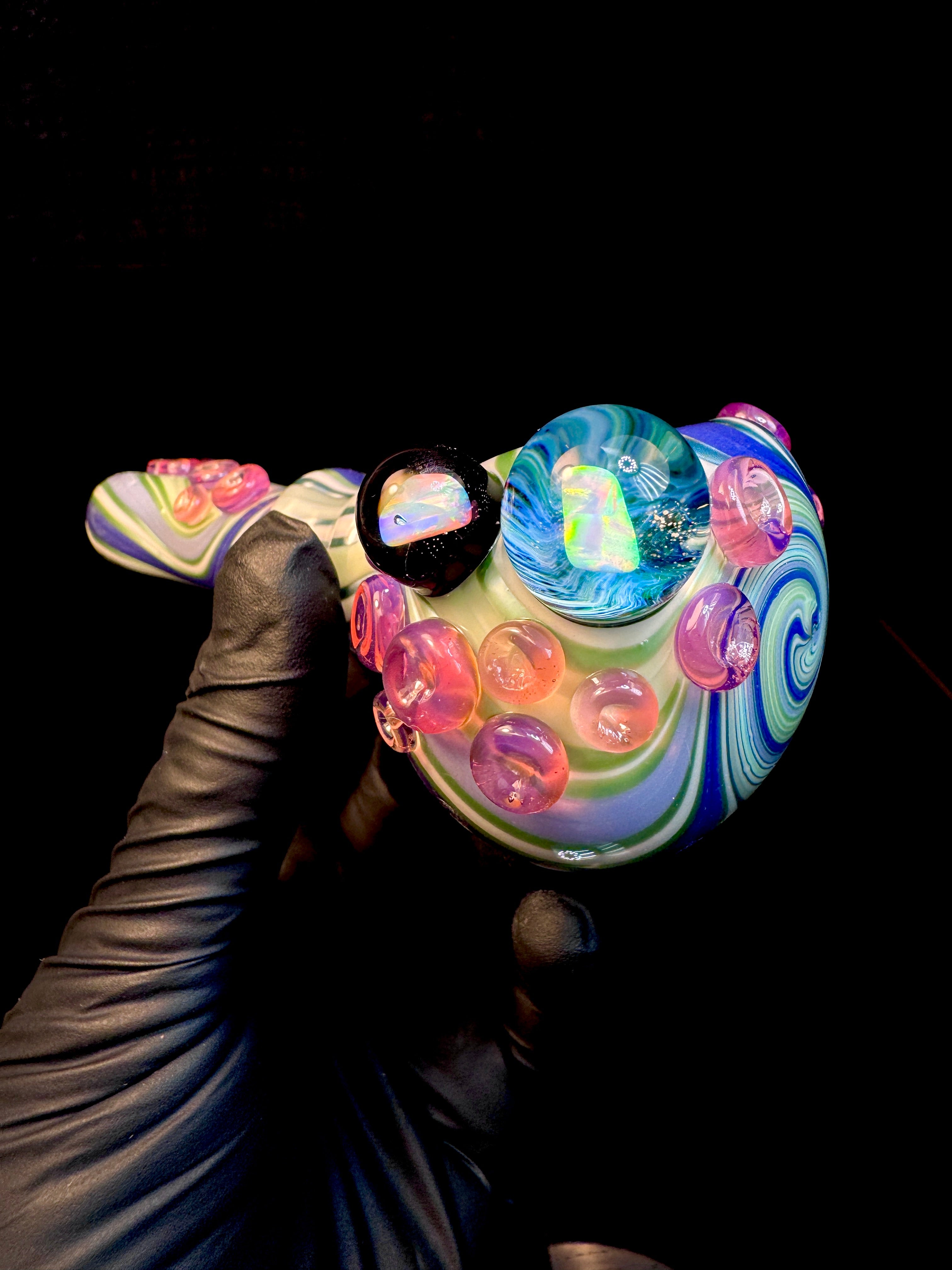 Twisted opal pipe