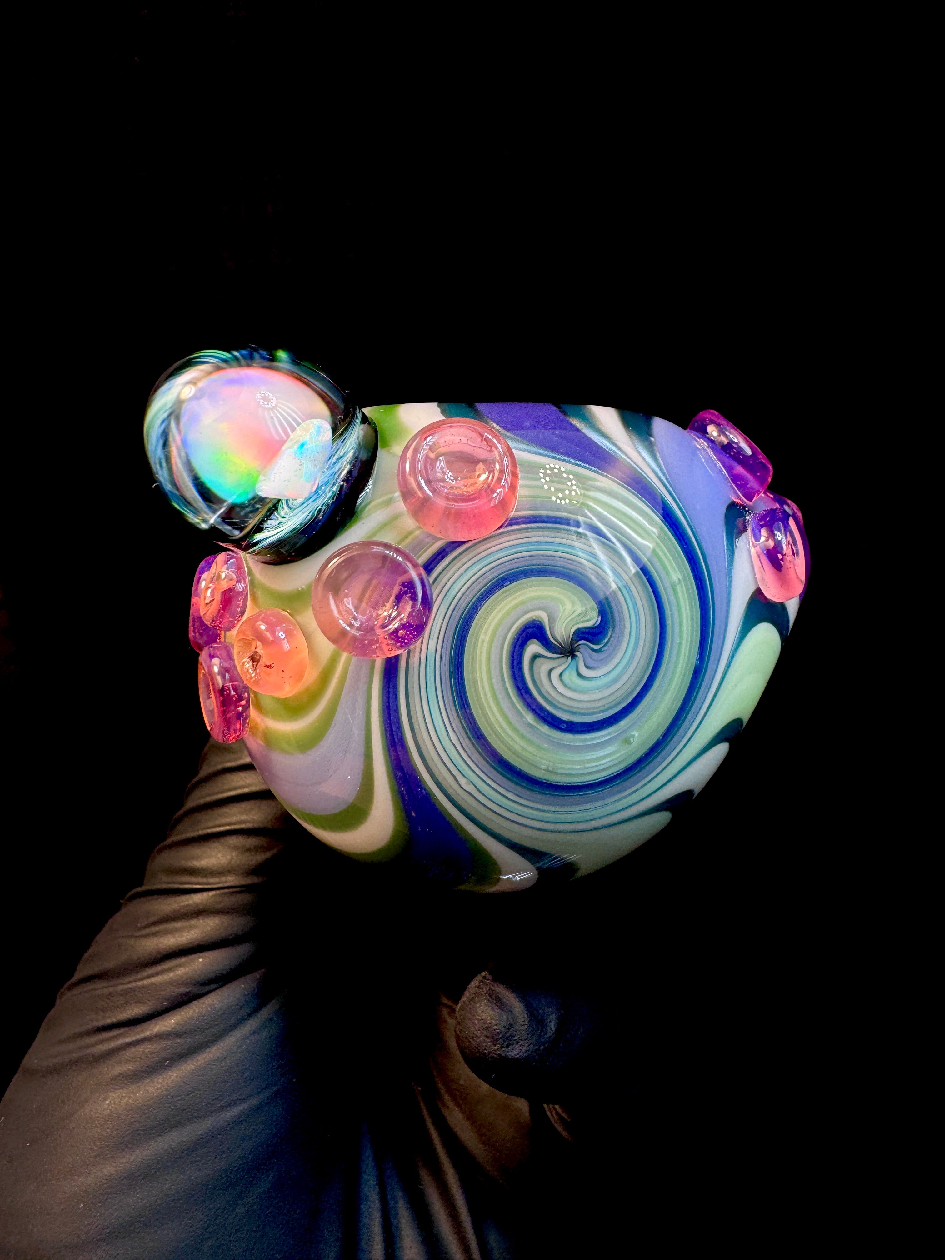 Twisted opal pipe