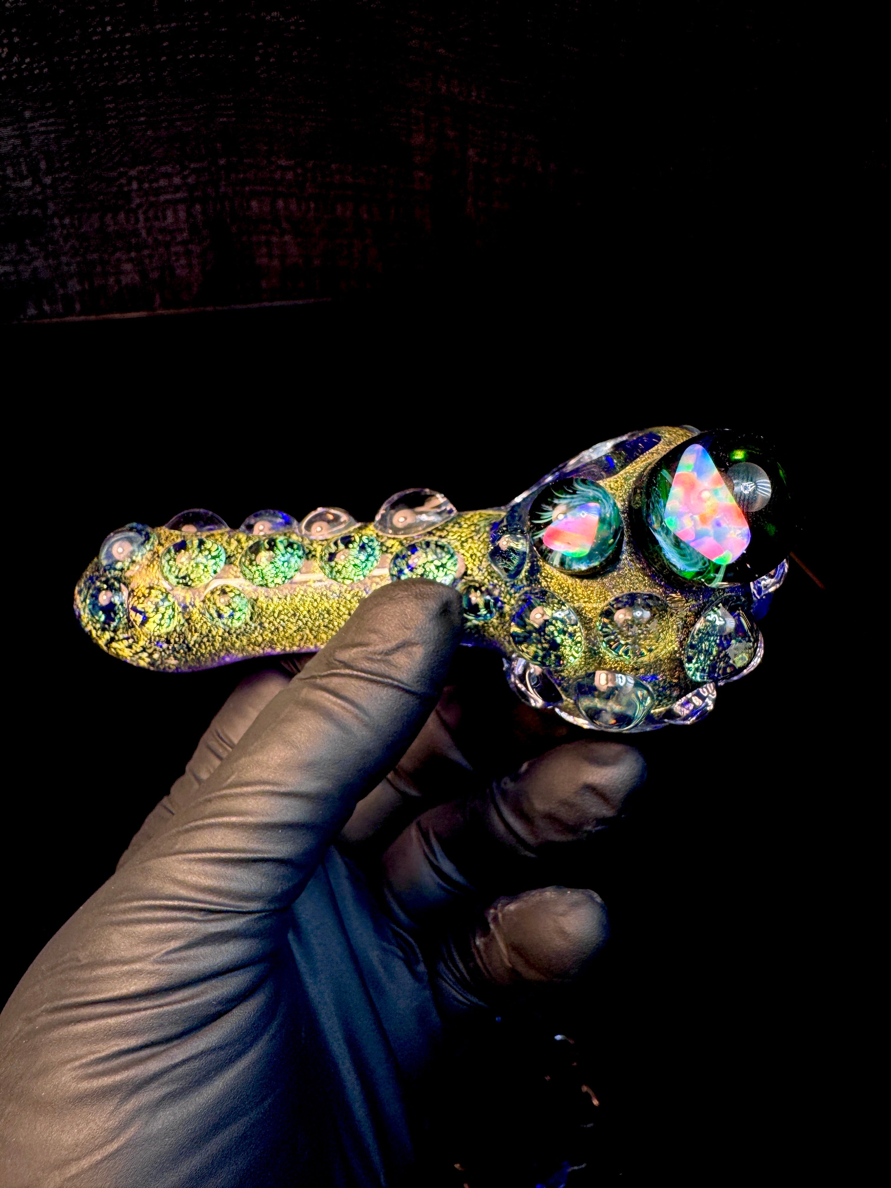 Dichroic opal pipe