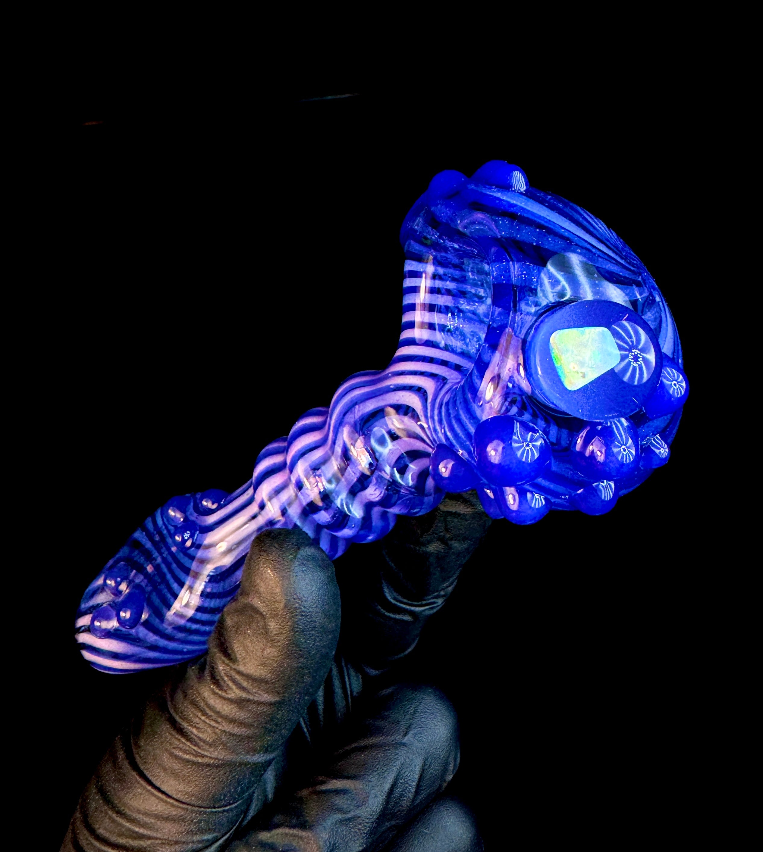 Twisted opal pipe