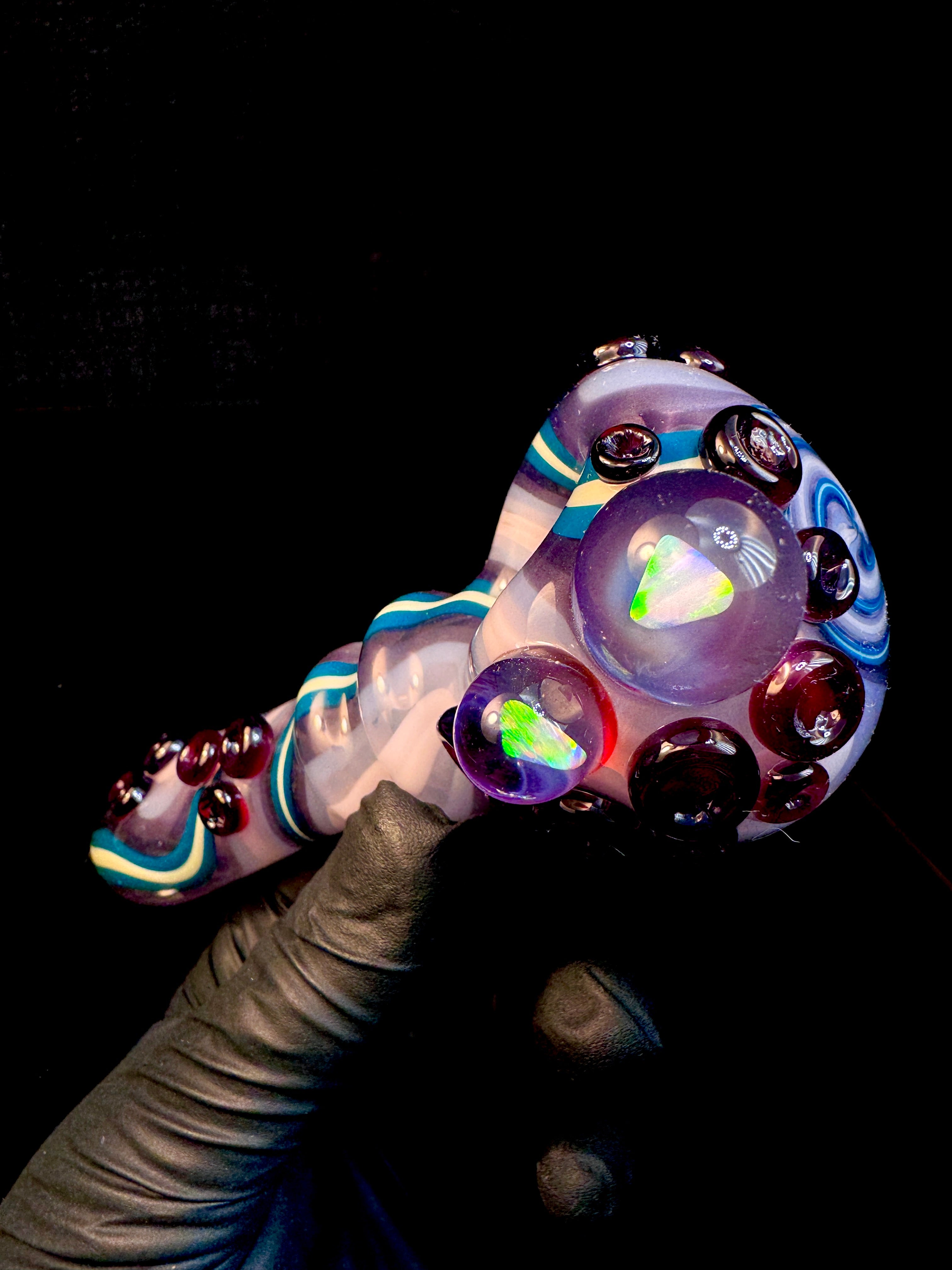 Twisted opal pipe